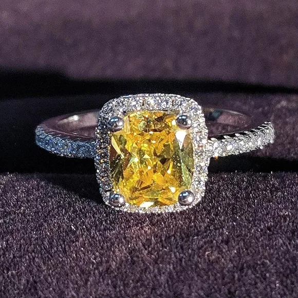 New Chic Rectangle Amber Color Diamond Ring - Picture 3 of 4
